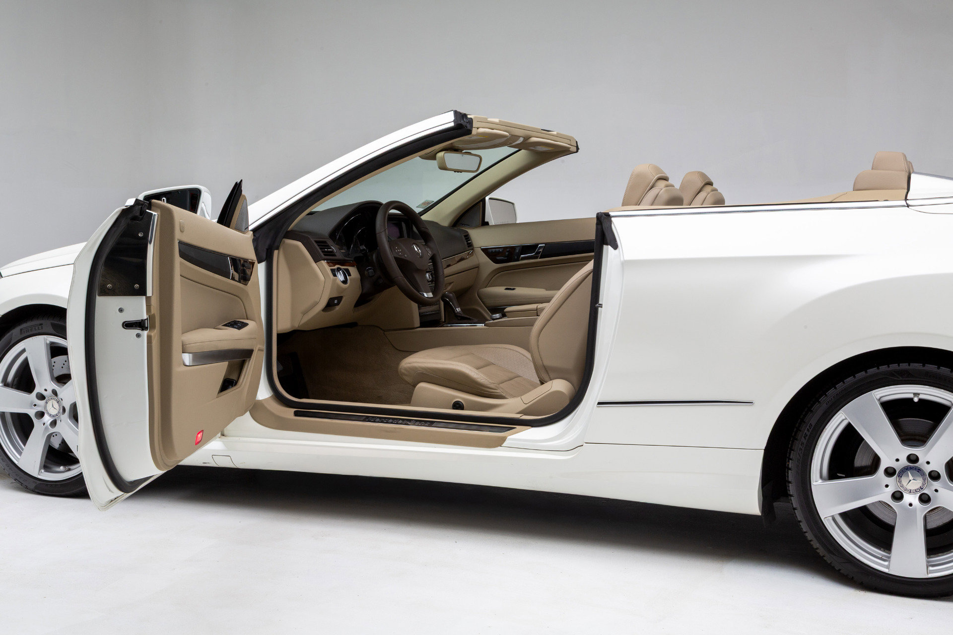 Used 2011 Mercedes-Benz E 550 Cabriolet image 18