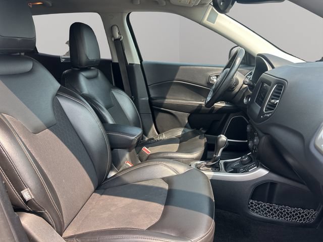 Used 2018 Jeep Compass Latitude w/ Popular Equipment Group AWD/4WD image 24