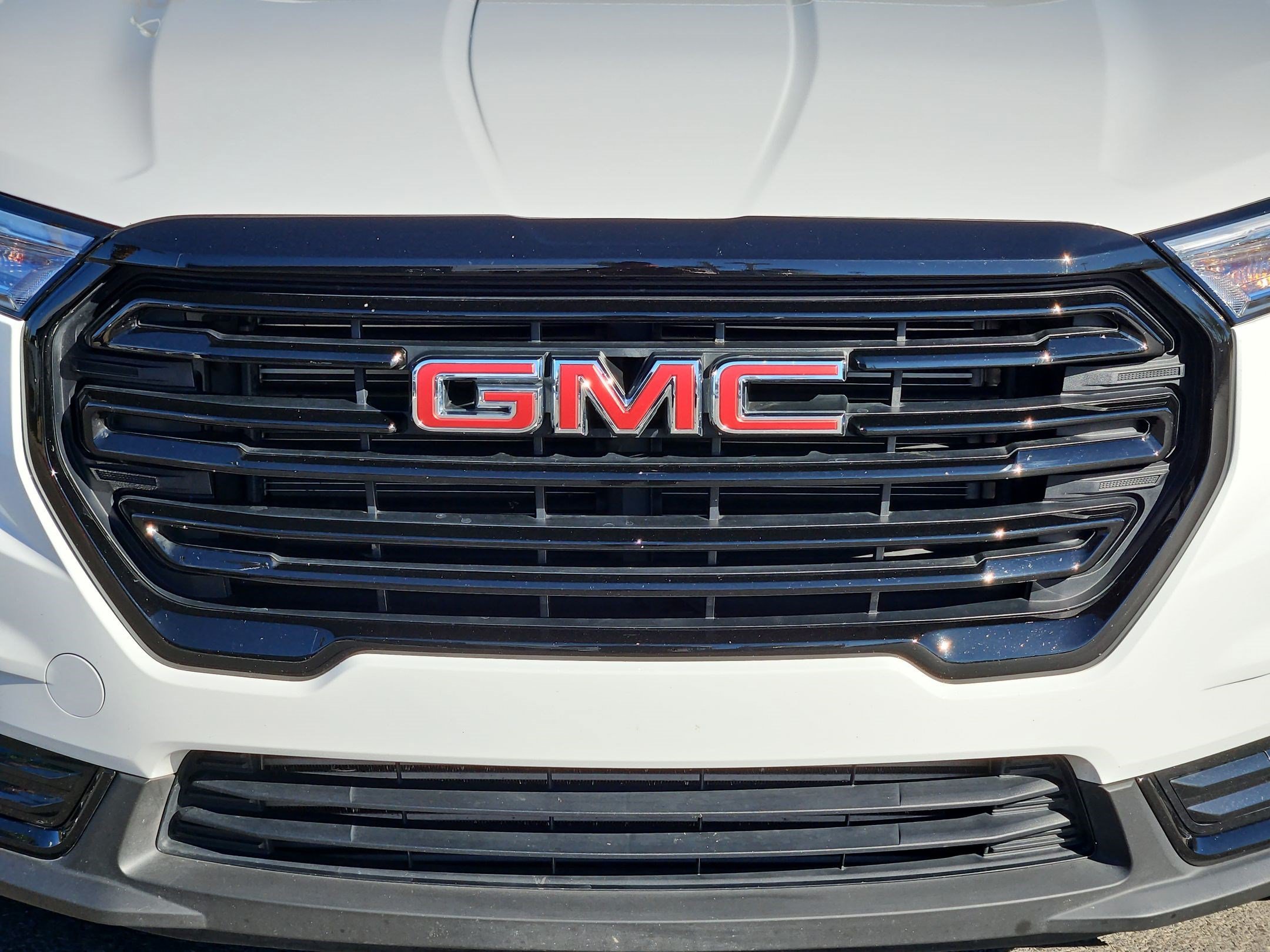 Used 2024 GMC Terrain SLT w/ Elevation Edition AWD/4WD image 9