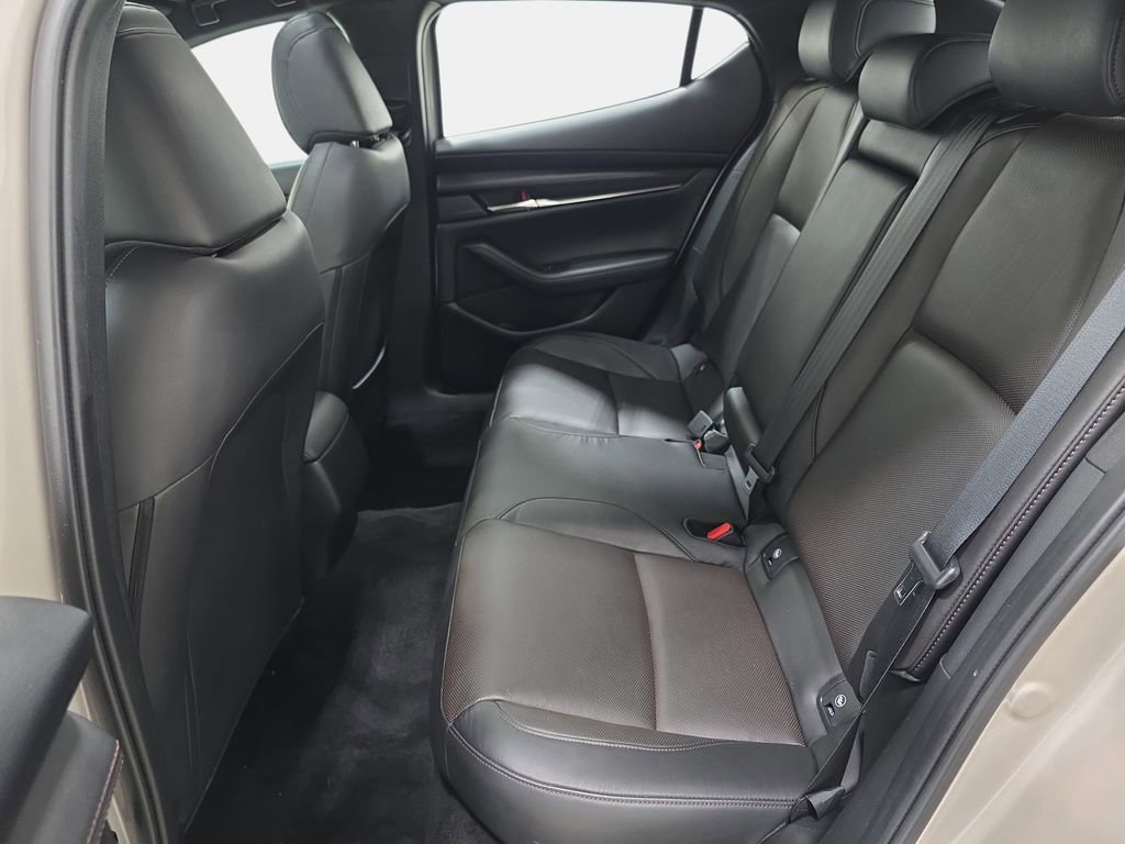 Used 2023 MAZDA MAZDA3 Hatchback w/Premium Plus Pkg image 13
