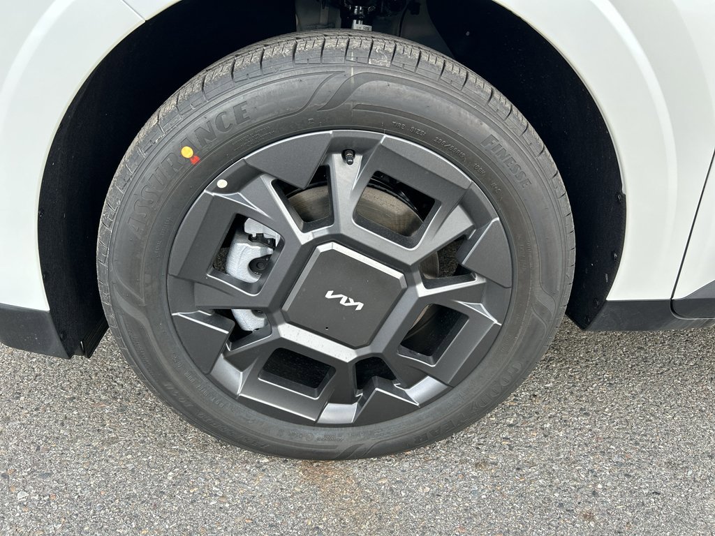 New 2026 Kia Carnival EX FWD image 8
