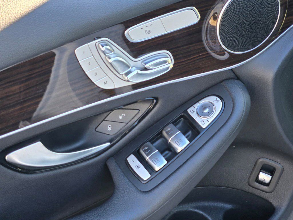 Used 2018 Mercedes-Benz GLC 300 4MATIC Coupe image 20