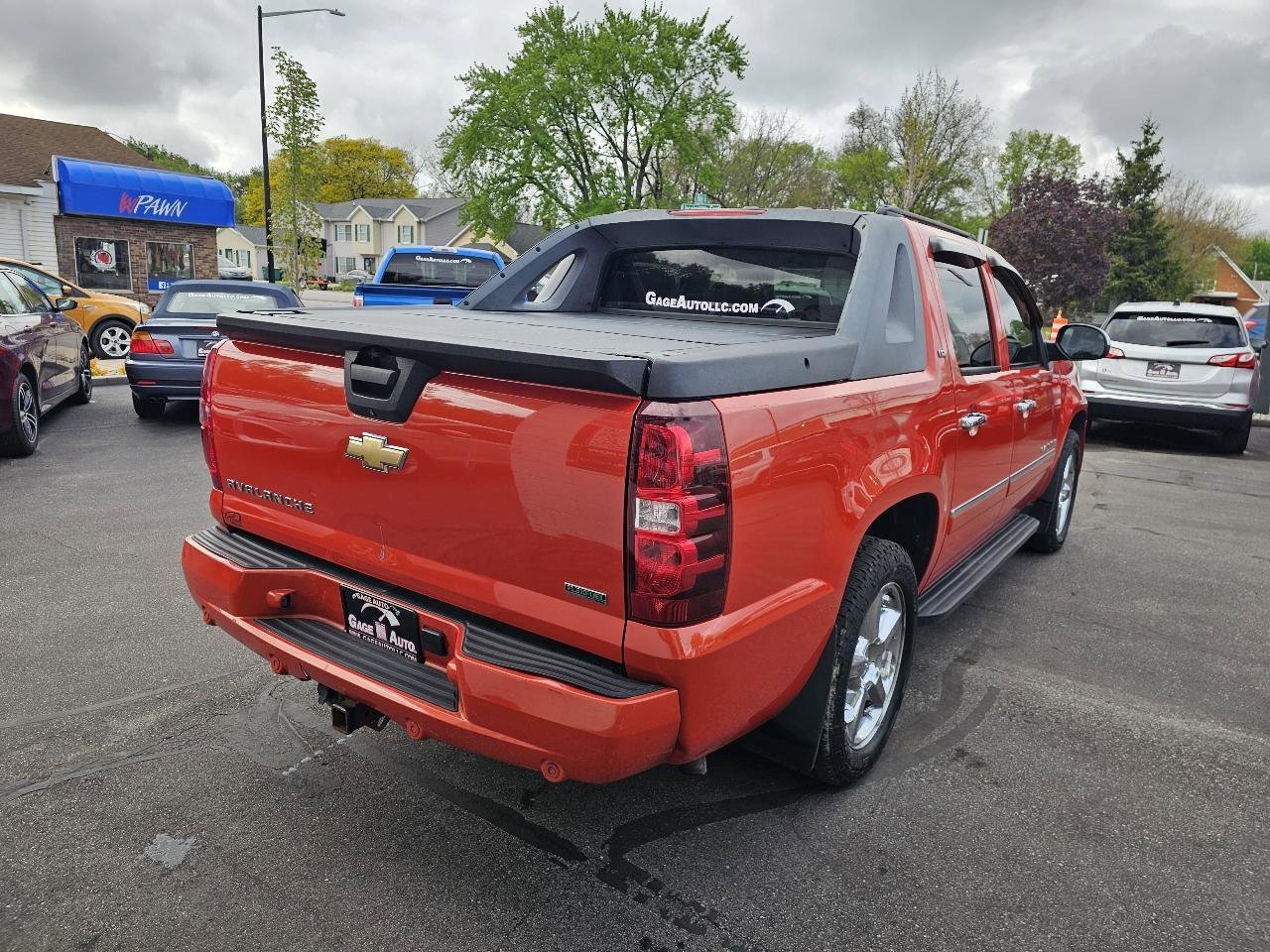 Used 2011 Chevrolet Avalanche LTZ AWD/4WD image 11