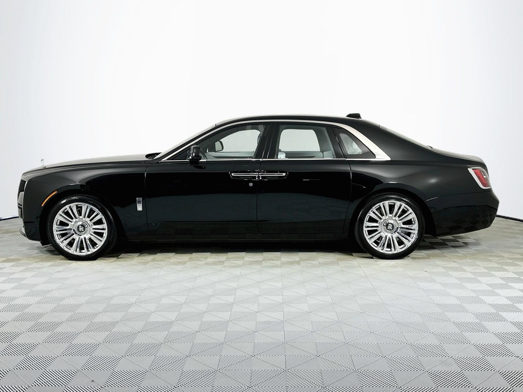 Certified 2022 Rolls-Royce Ghost AWD/4WD image 3