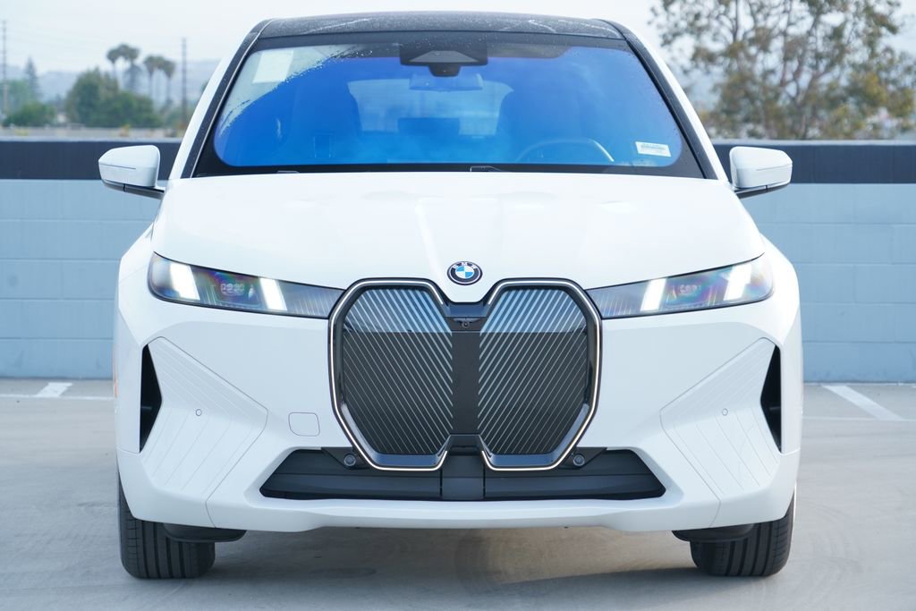 New 2026 BMW iX xDrive60 w/ Premium Package image 2