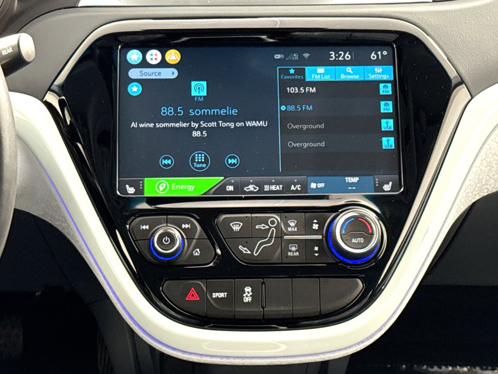 Used 2021 Chevrolet Bolt Premier w/ Infotainment Package FWD image 18