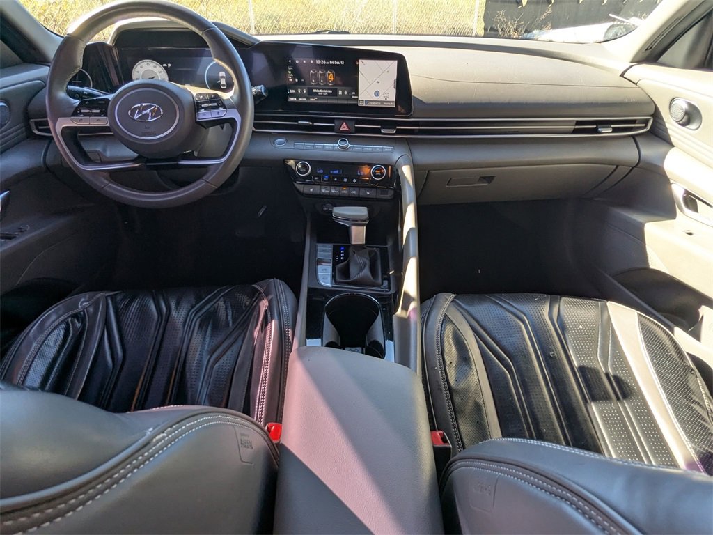 Used 2023 Hyundai Elantra SEL w/ Convenience Package image 17