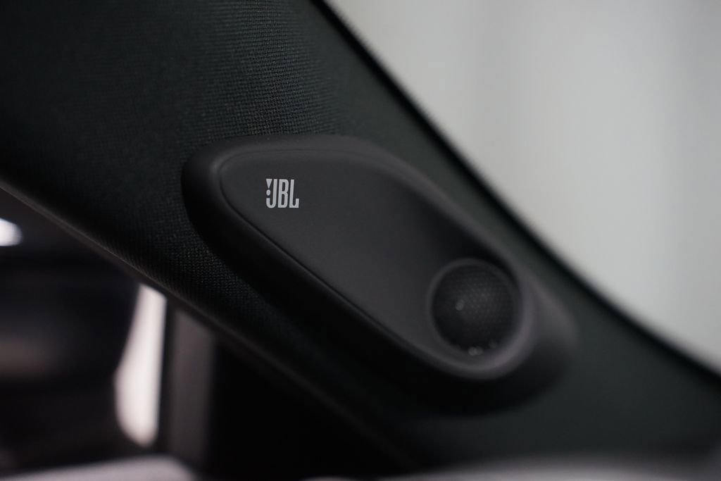 Used 2025 Toyota Crown Signia w/ Advanced Technology Package image 28