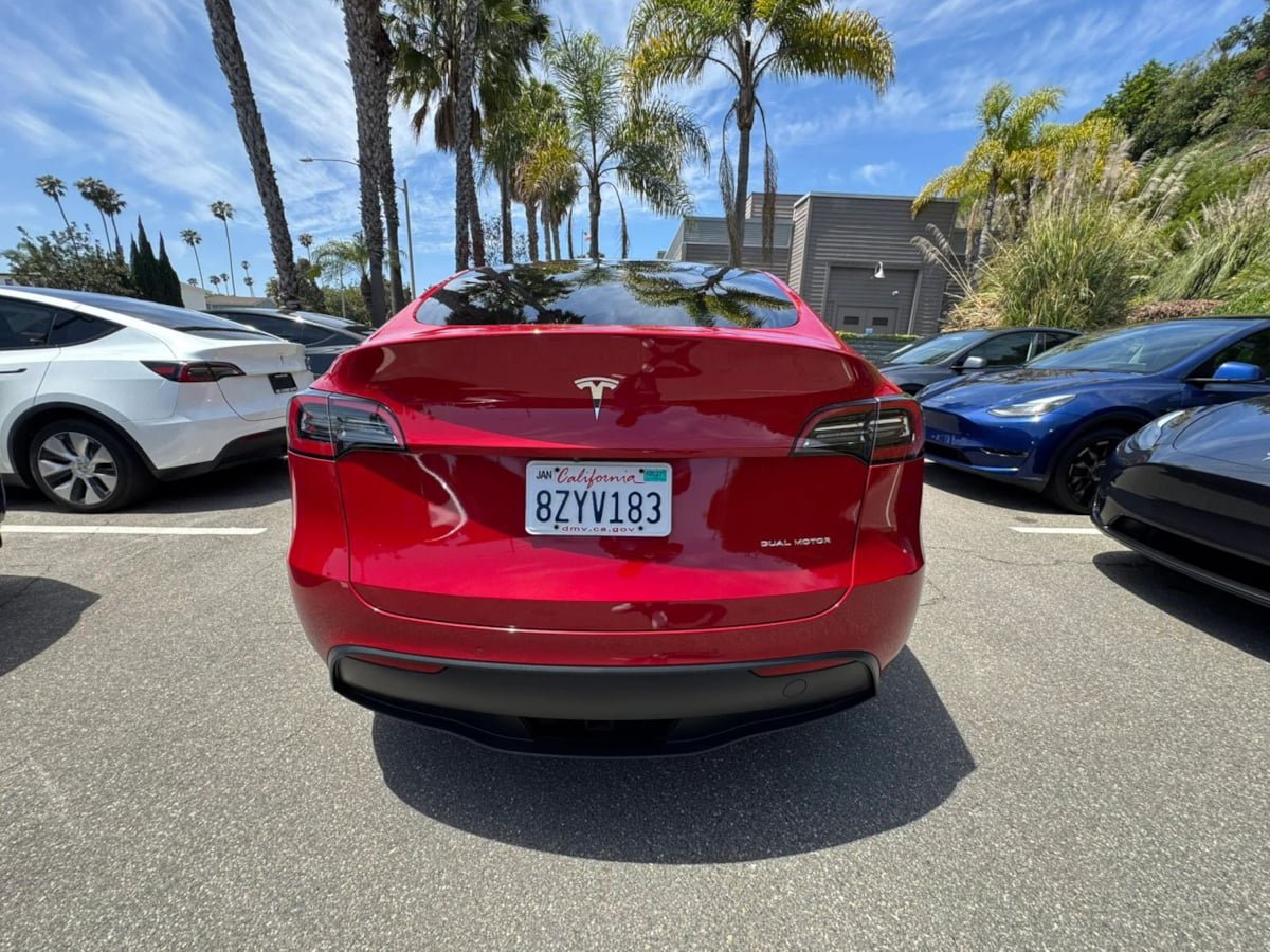 Used 2024 Tesla Model Y Long Range AWD/4WD image 5