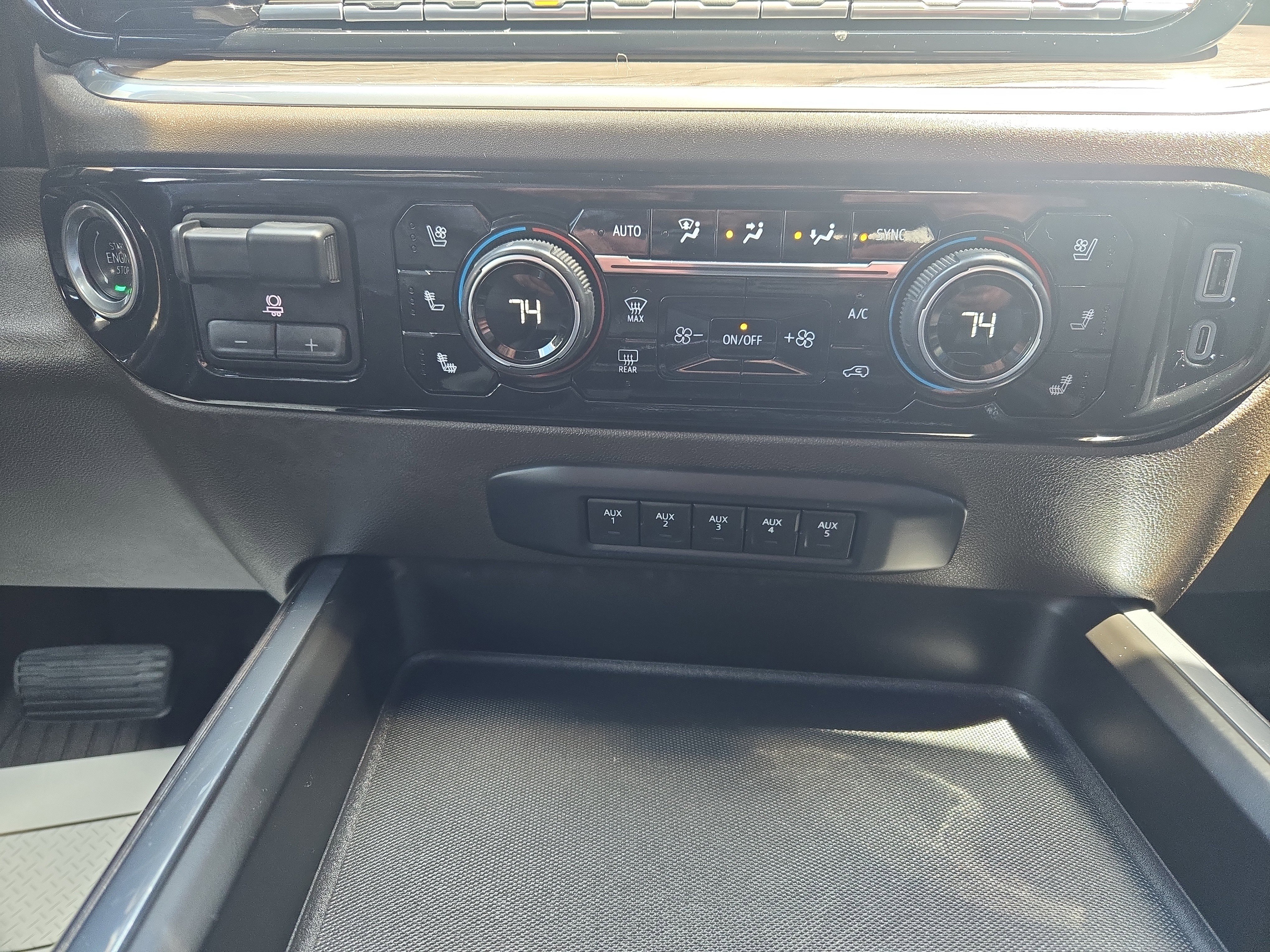 Certified 2025 Chevrolet Silverado 2500 LTZ w/ LTZ Premium Package AWD/4WD image 25