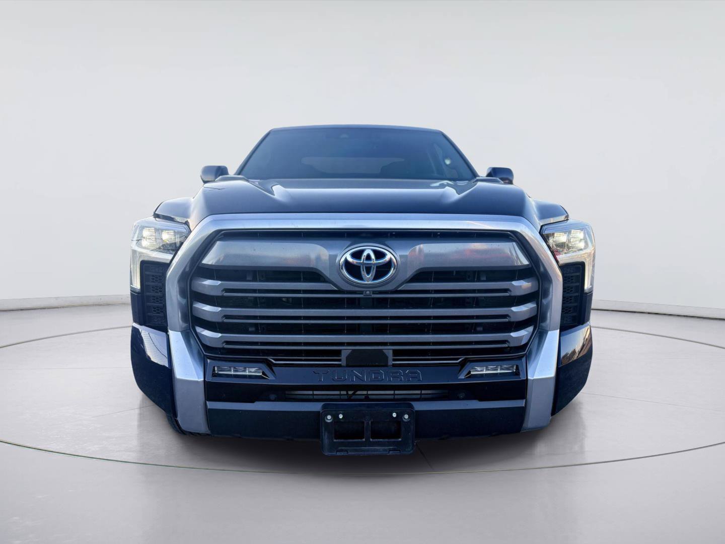 Used 2023 Toyota Tundra Limited AWD/4WD image 8