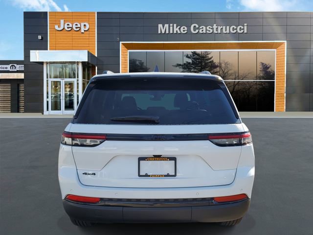 New 2025 Jeep Grand Cherokee Altitude image 4