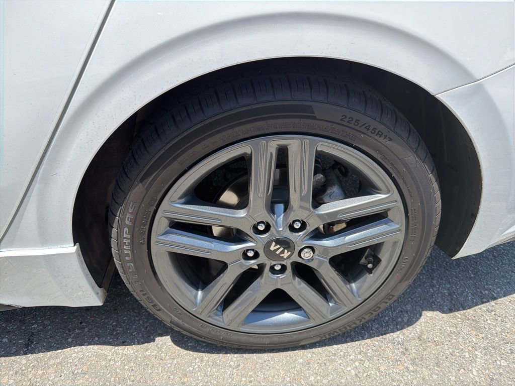 Used 2021 Kia Forte GT-Line w/ GT-Line Premium Package FWD image 4