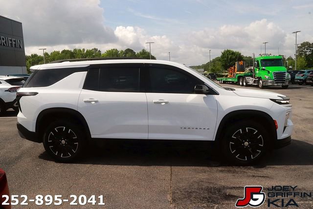 Used 2026 Chevrolet Traverse LT w/ Sun and Wheel Package FWD image 8