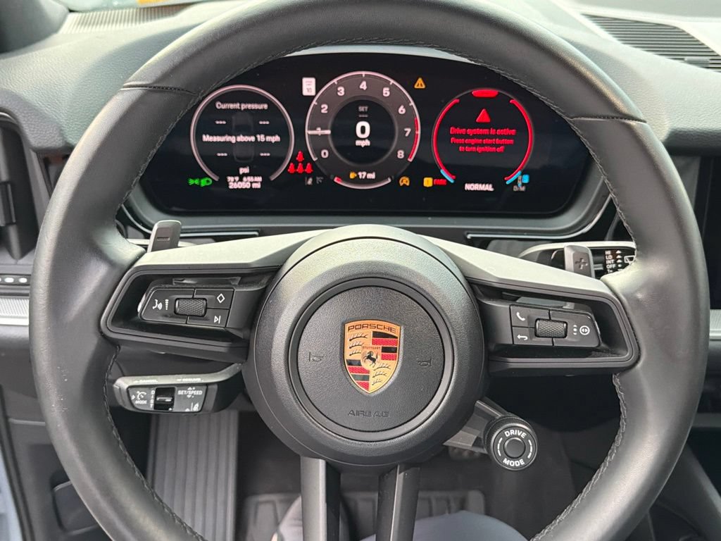 Used 2025 Porsche Cayenne AWD/4WD image 9