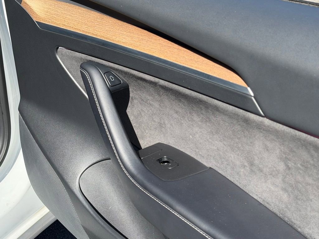 Used 2021 Tesla Model 3 Standard Range Plus image 37