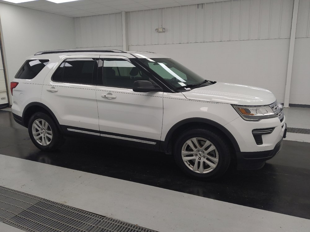 Used 2019 Ford Explorer XLT image 11