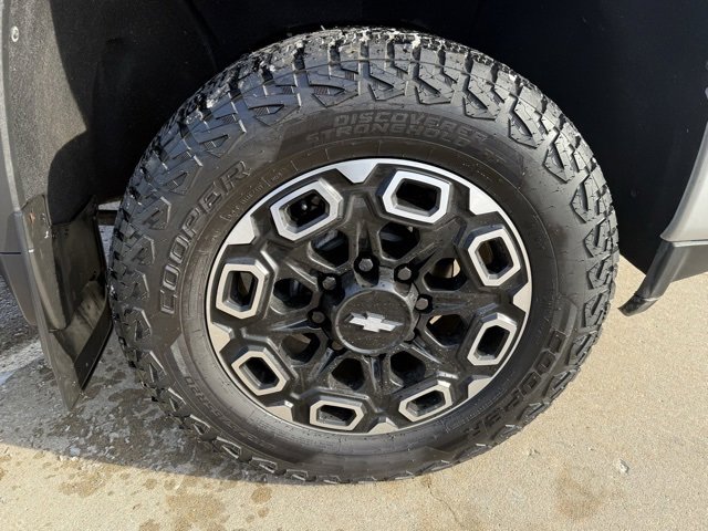 Used 2022 Chevrolet Silverado 2500 High Country w/ Safety Package II image 12