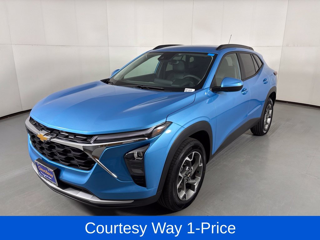 Used 2025 Chevrolet Trax LT FWD image 5