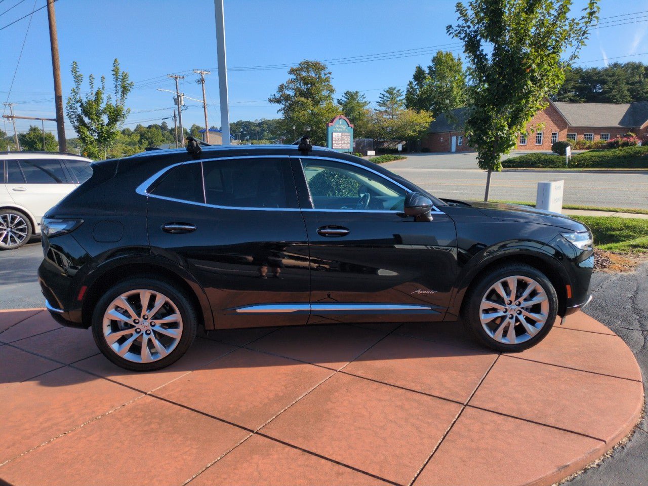 Used 2023 Buick Envision Avenir FWD image 8