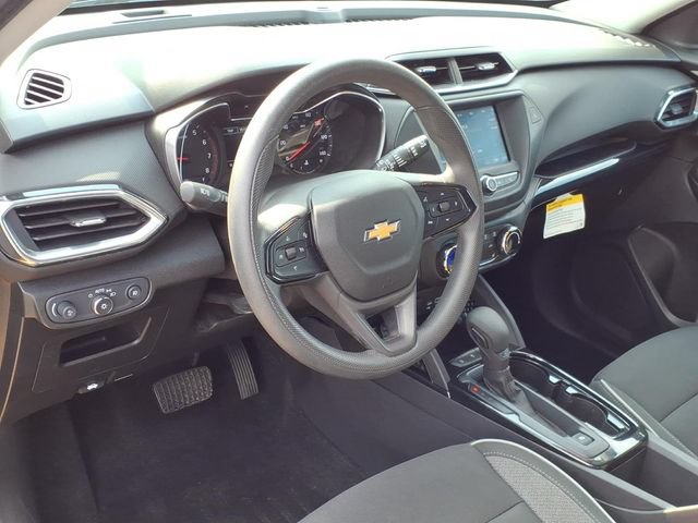 Used 2022 Chevrolet TrailBlazer LT w/ LPO, Blackout Package FWD image 17