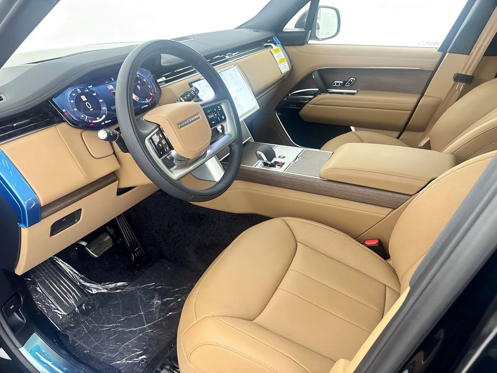 New 2026 Land Rover Range Rover Long Wheelbase SE AWD/4WD image 9