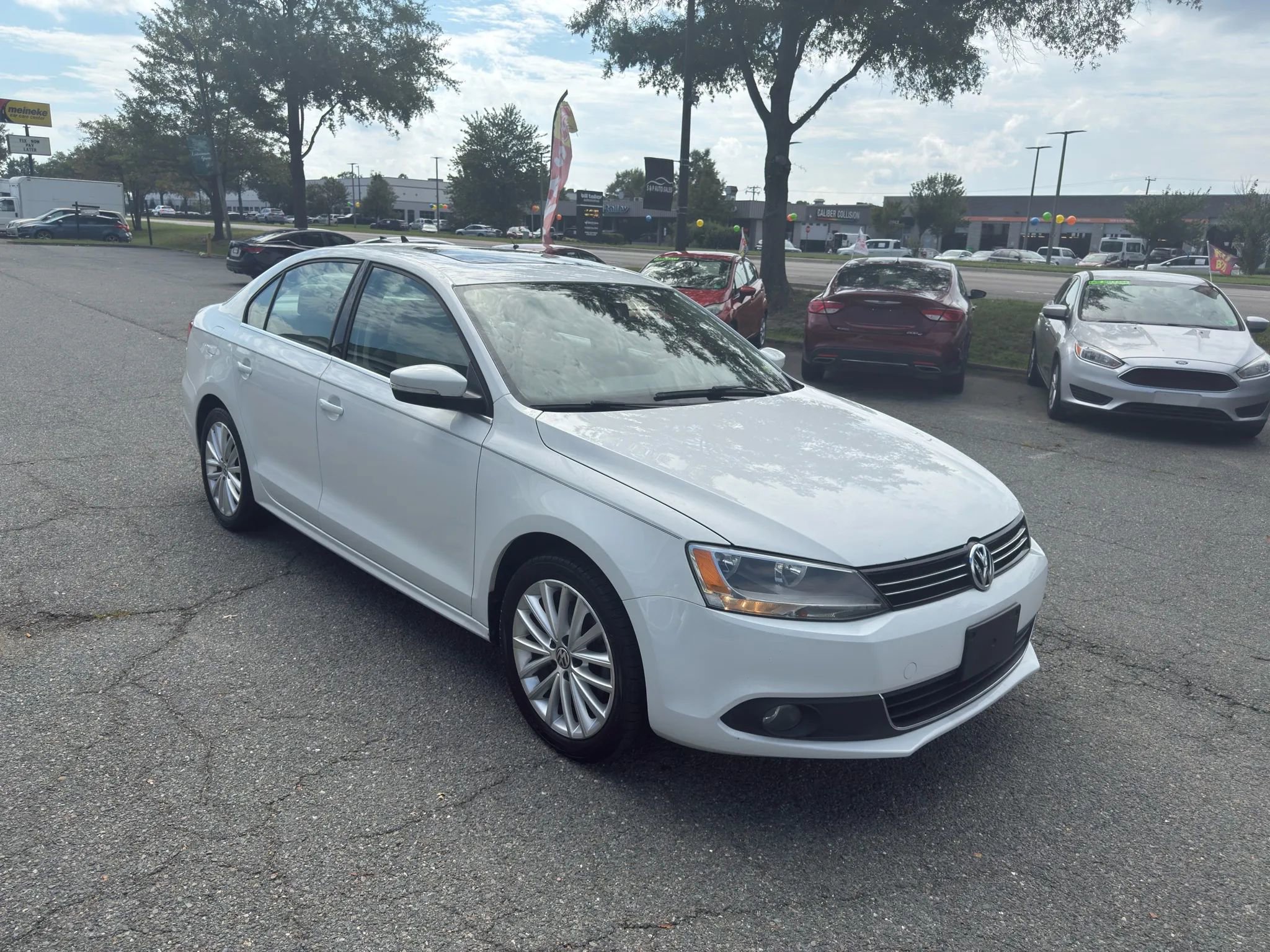 Used 2014 Volkswagen Jetta SEL image 4