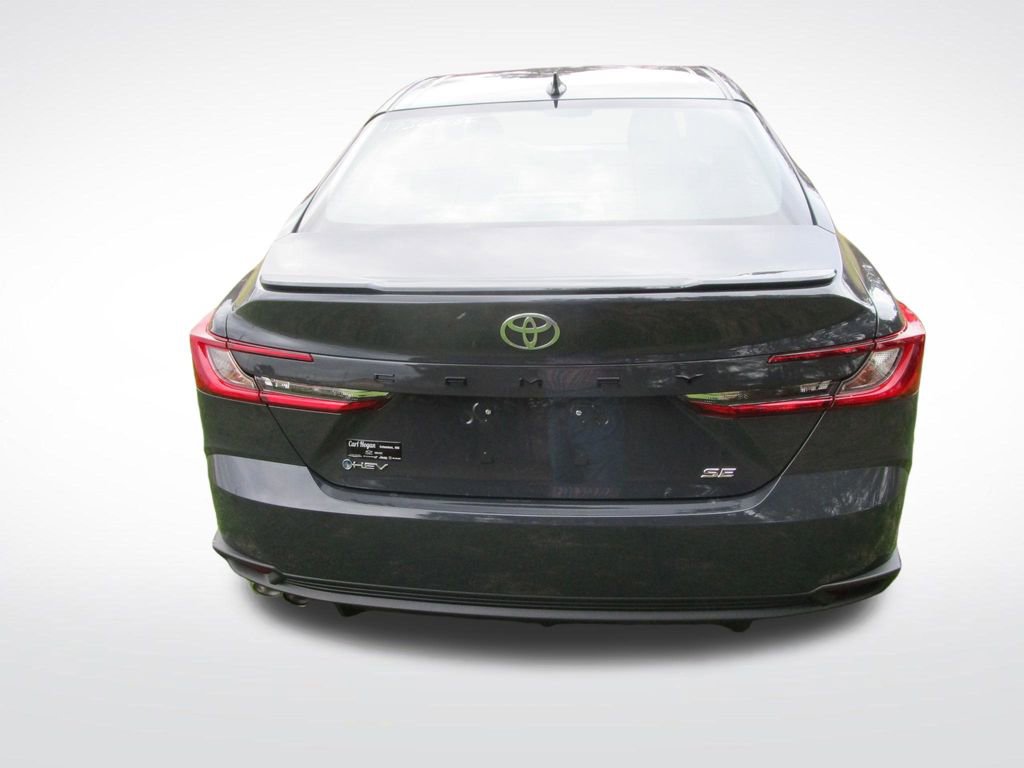 Used 2025 Toyota Camry SE image 8