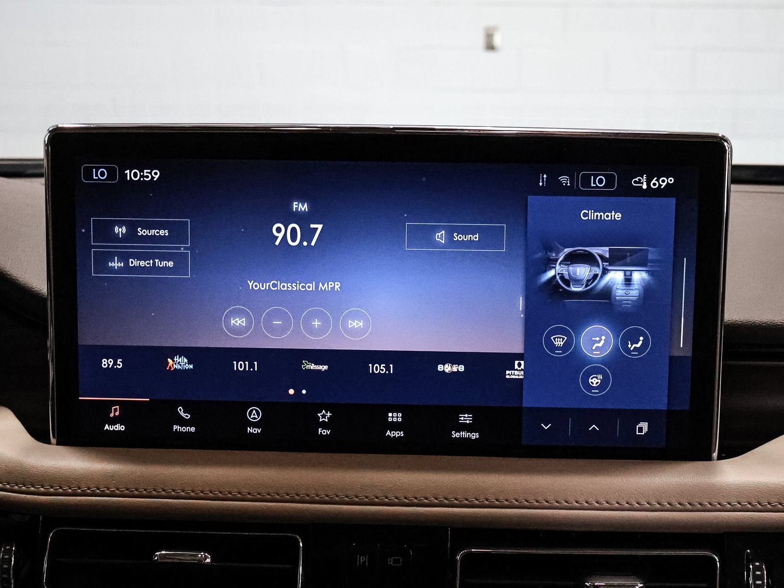 Used 2022 Lincoln Nautilus Reserve AWD/4WD image 28