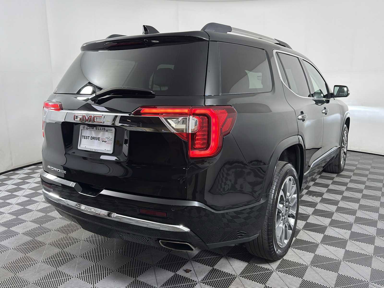 Certified 2022 GMC Acadia Denali w/ Denali Ultimate Package image 9