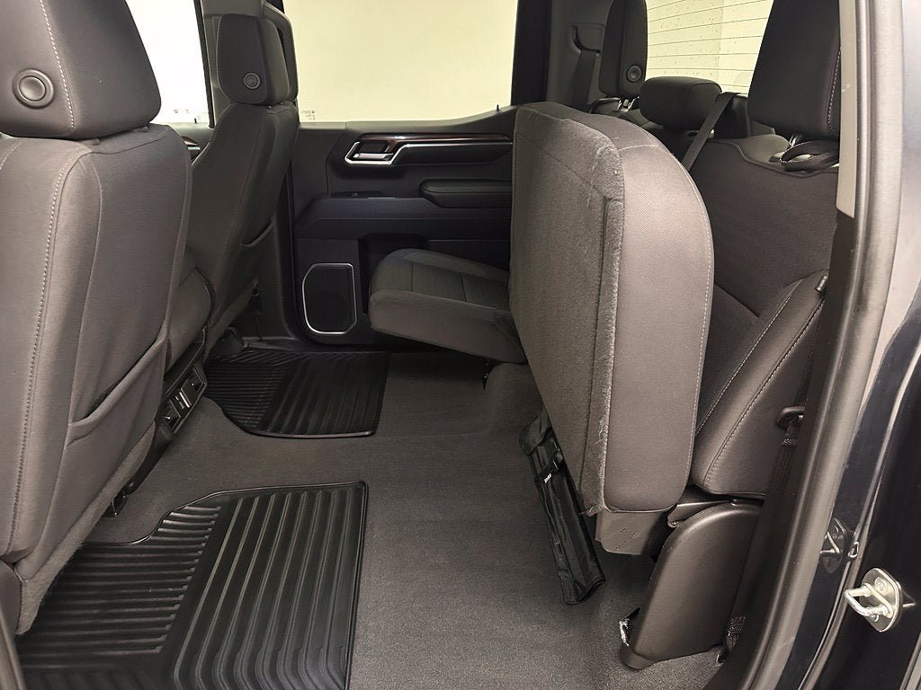 Used 2023 Chevrolet Silverado 1500 LT AWD/4WD image 18
