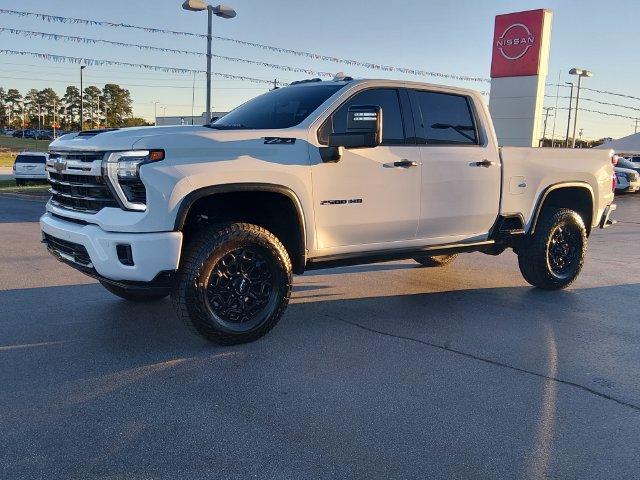 Used 2024 Chevrolet Silverado 2500 LTZ w/ LTZ Plus Package AWD/4WD image 7