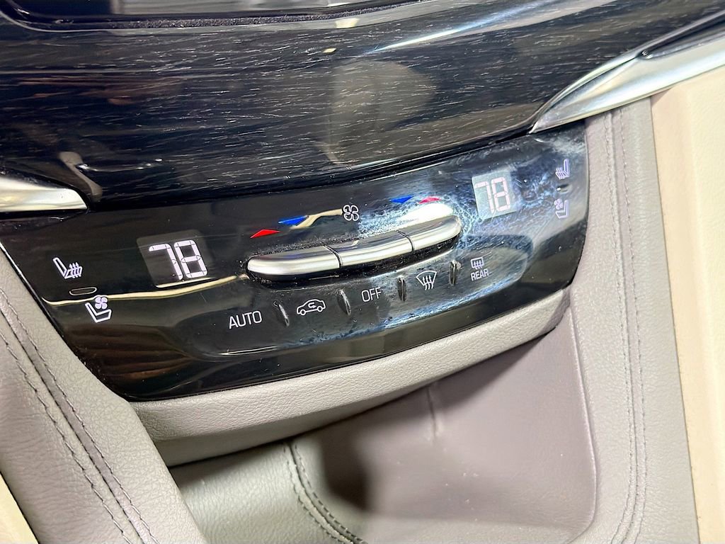 Used 2021 Cadillac XT6 Premium Luxury AWD/4WD image 18