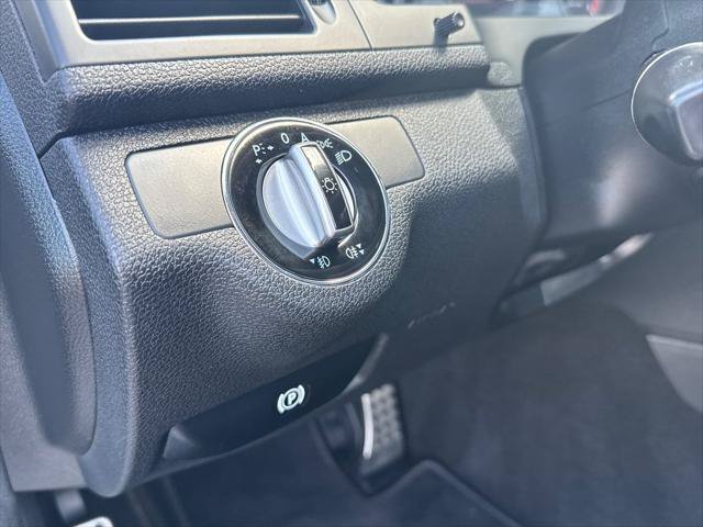 Used 2010 Mercedes-Benz C 300 4MATIC Sedan image 9