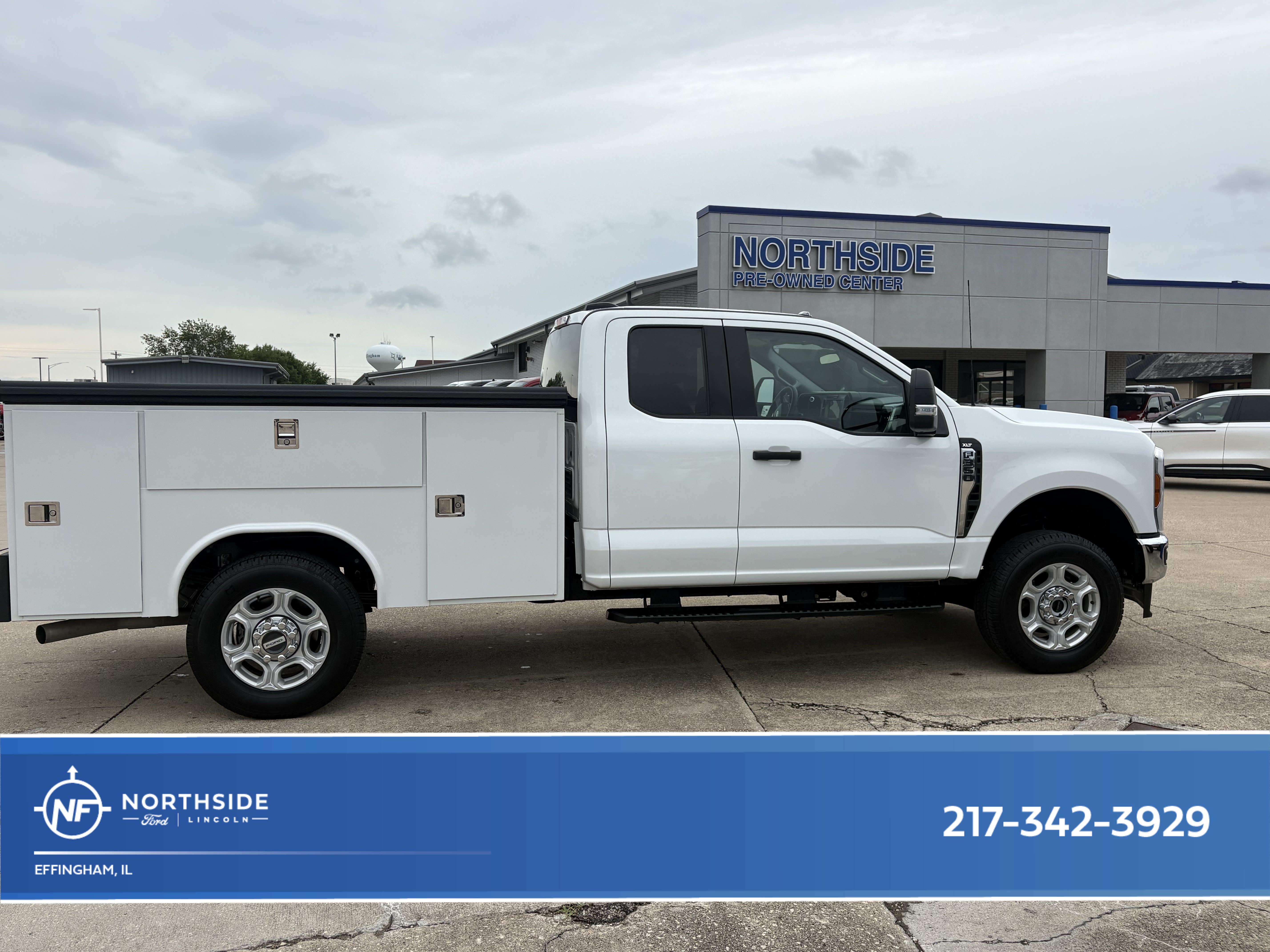 Used 2025 Ford F350 XLT w/ Snow Plow/Camper Package AWD/4WD image 1
