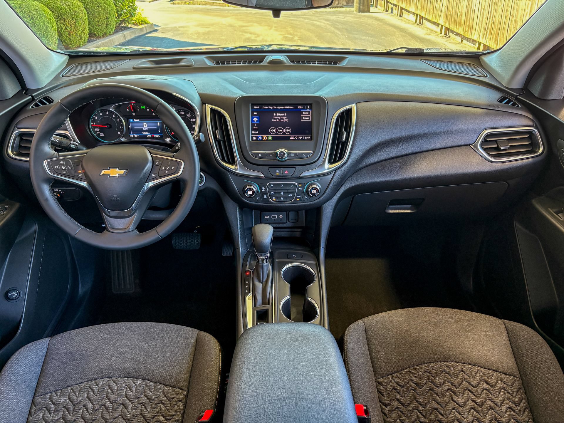 Used 2024 Chevrolet Equinox LT FWD image 2