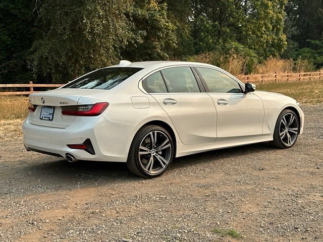 Used 2021 BMW 330i xDrive Sedan w/ Premium Package AWD/4WD image 9