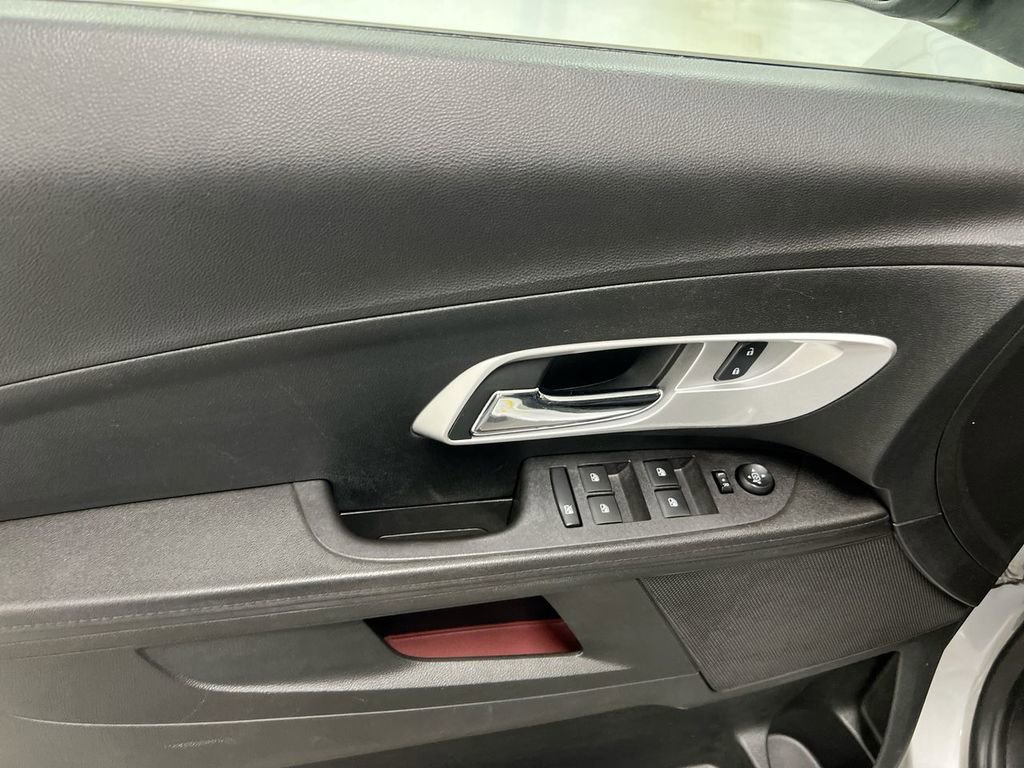 Used 2017 Chevrolet Equinox LT w/ Convenience Package image 20