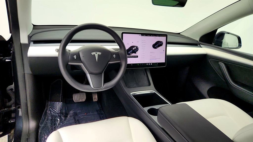 Used 2024 Tesla Model Y Long Range image 12