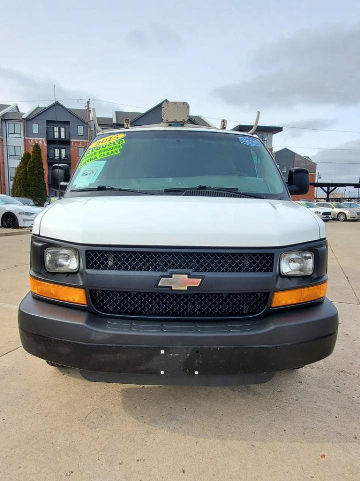 Used 2015 Chevrolet Express 2500 RWD image 2