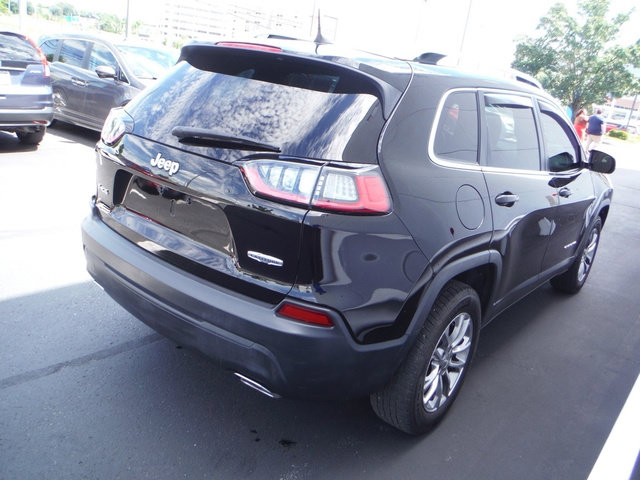 Used 2019 Jeep Cherokee Latitude Plus w/ Cold Weather Group AWD/4WD image 7