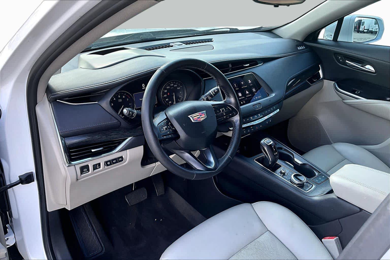 Used 2019 Cadillac XT4 Premium Luxury FWD image 16