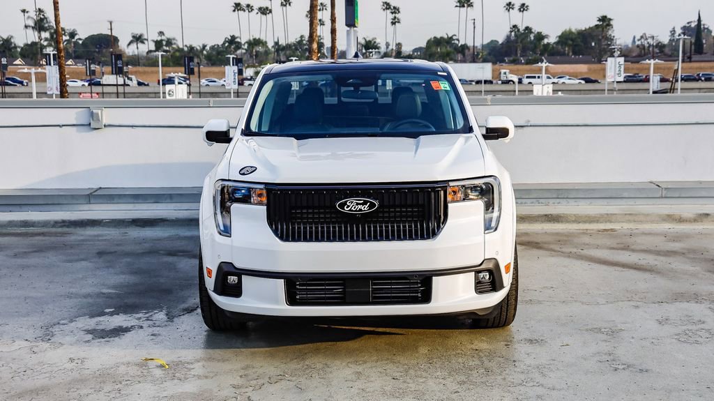 Used 2025 Ford Maverick Lobo image 3