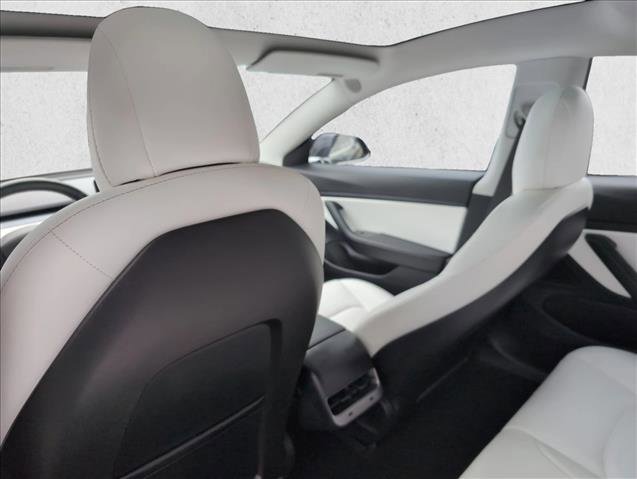 Used 2018 Tesla Model 3 Long Range image 16