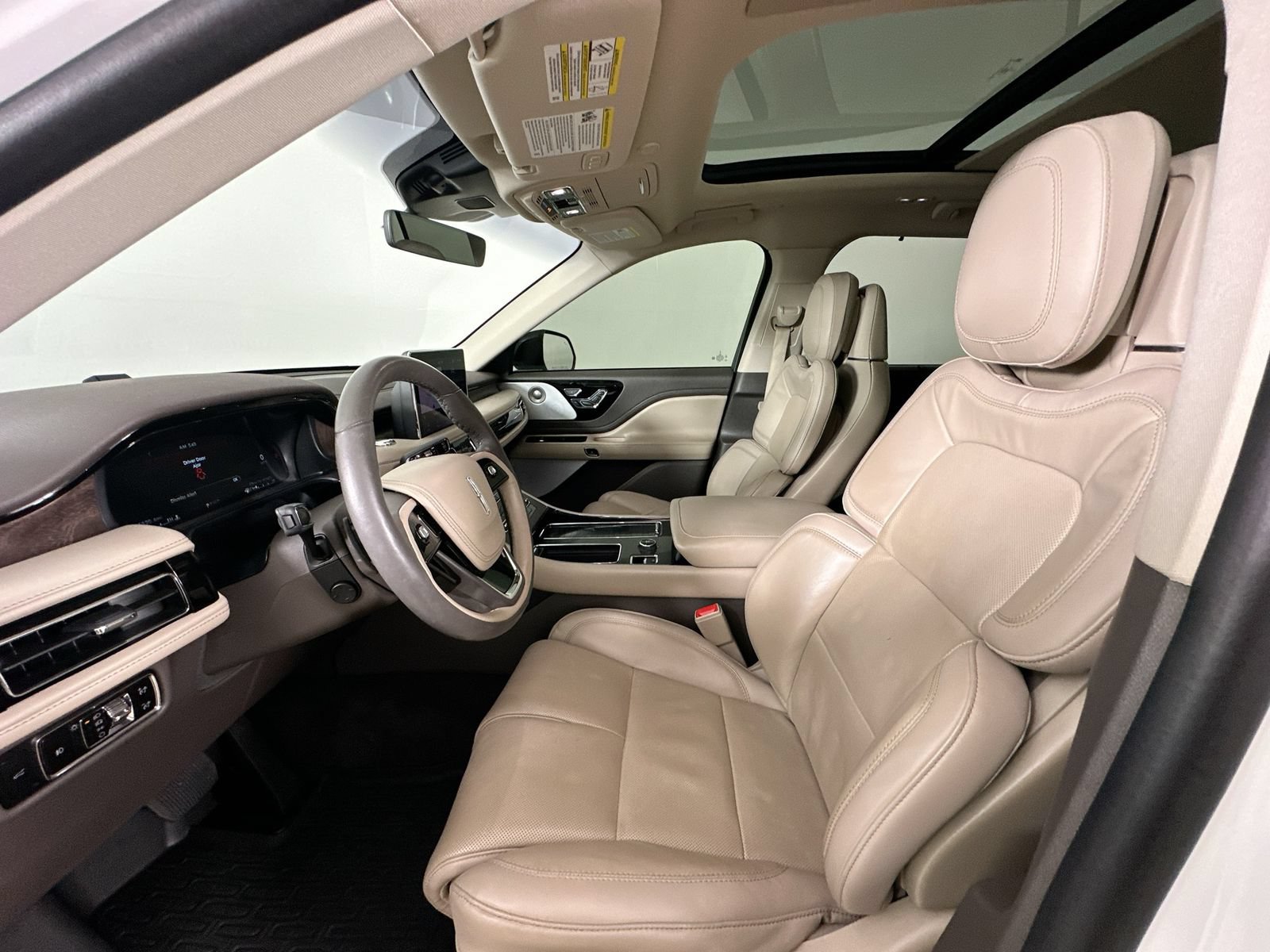 Used 2023 Lincoln Aviator Reserve w/ Equipment Group 201A AWD/4WD image 35