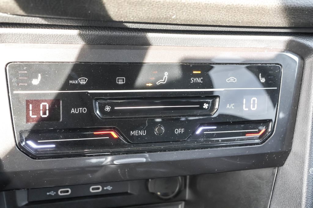 Used 2024 Volkswagen Tiguan SE image 24