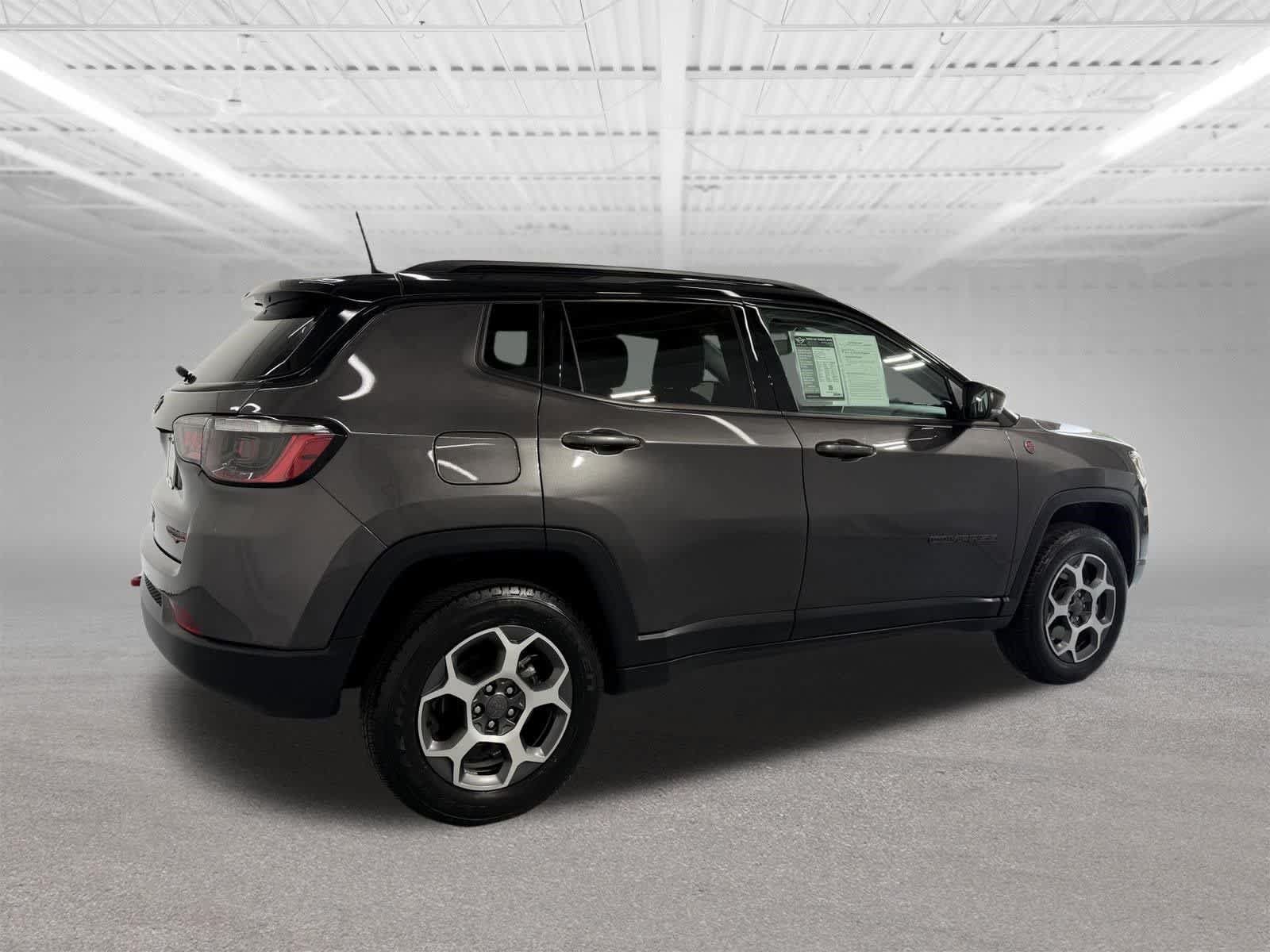 Used 2022 Jeep Compass Trailhawk w/ Trailhawk Convenience Group AWD/4WD image 6