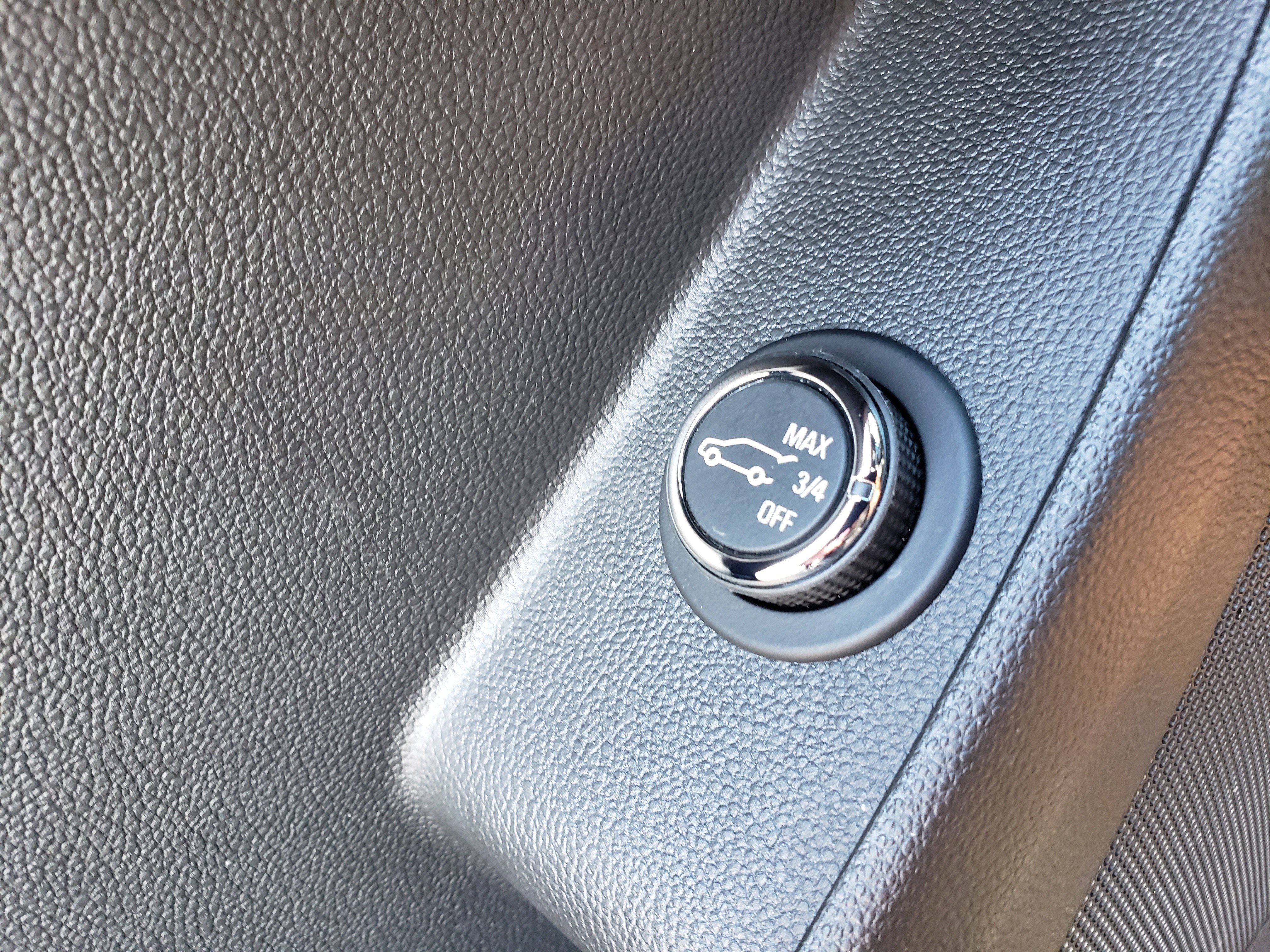 Used 2023 Chevrolet Traverse Premier image 39