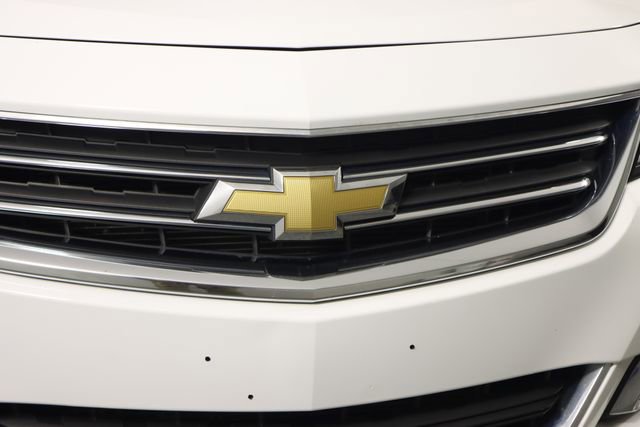 Used 2015 Chevrolet Impala LT FWD image 12