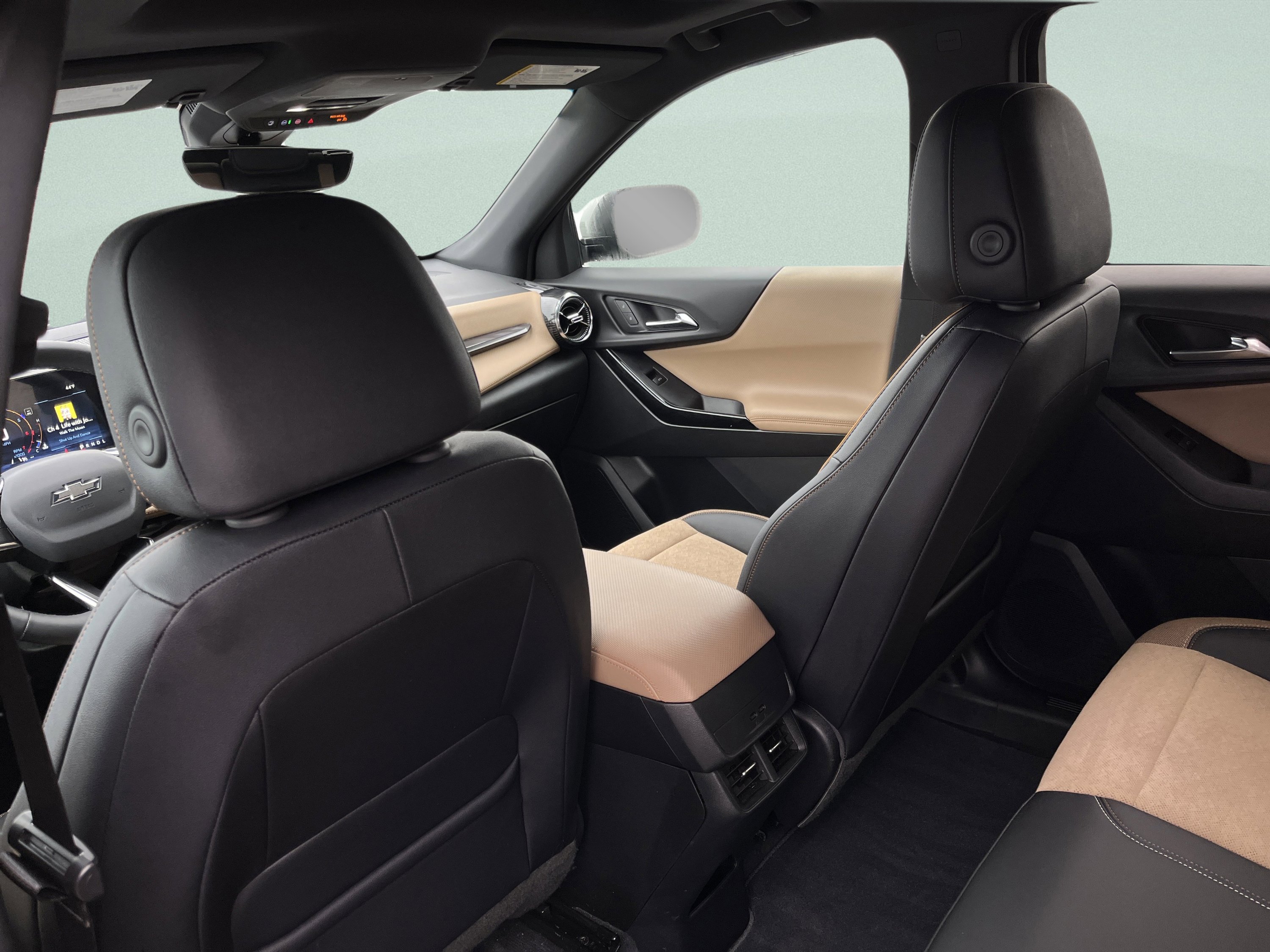 Used 2026 Chevrolet Equinox ACTIV w/ Safety and Technology Package image 26